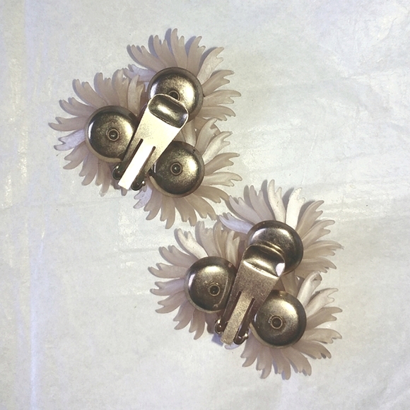 PINK & LAVENDER RHINESTONE SOFT PLASTIC FLOWER CLIP EARRINGS - VINTAGE - Picture 2 of 3